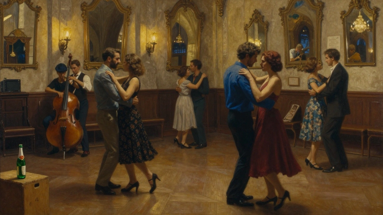 Des couples dansent doucement dans une ancienne église de Montmartre, éclairée par des lumières tamisées et des miroirs anciens.